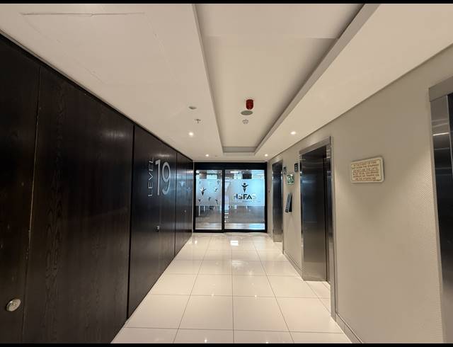1,686M² OFFICE TO LET IN FORESHORE